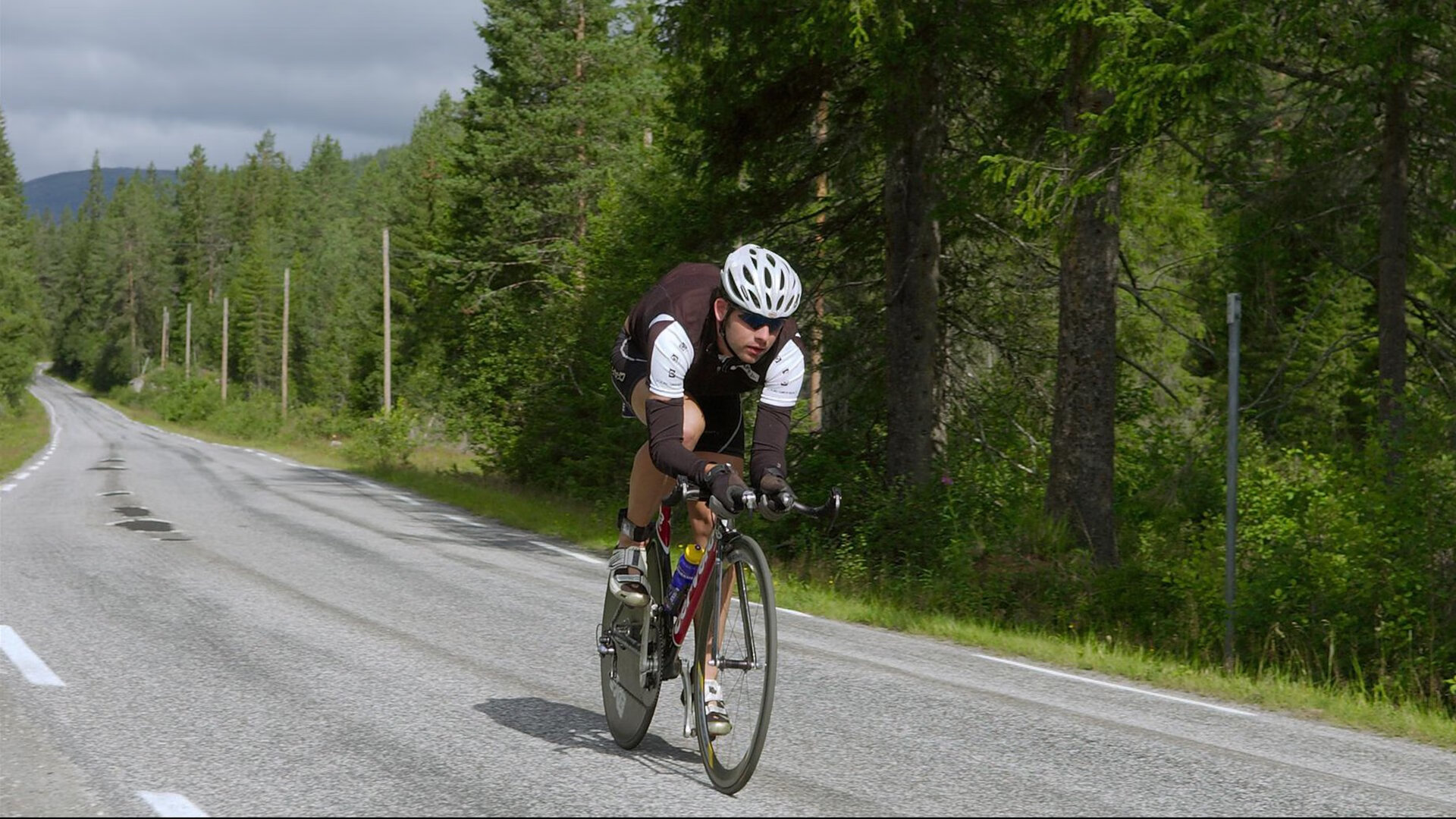 开云中国大陆-中国男篮出访欧洲三连战 检验战术成果，中国男篮赢过欧洲球队