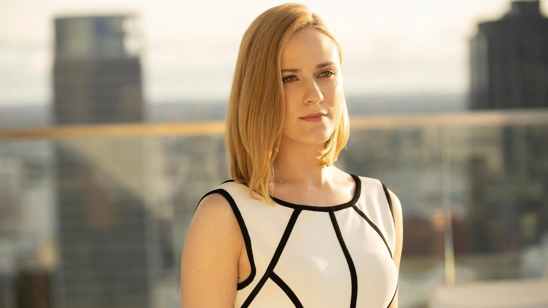 开云体育中国官网-主力后卫频繁轮换是否影响整条防线默契，后卫改踢前锋的球星